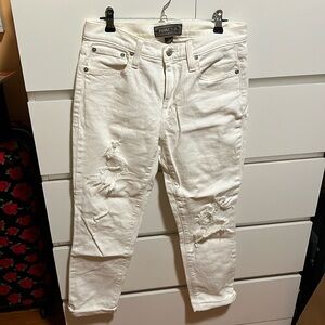 WHITE RIPPED JEANS WITH POCKETS SIZE 26